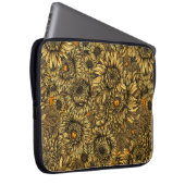 Blume aus gelber Chrysanthemen und Orangenkäfer Laptopschutzhülle (Vorne Rechts)