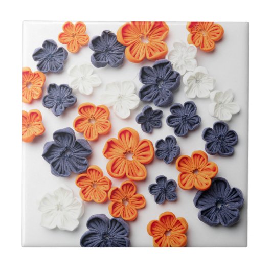 Blume aus handgefertigten Frühlingstoffen, orange Fliese (Vorderseite)