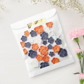 Blume aus handgefertigten Frühlingstoffen, orange  Geschenktütchen (Versiegelt)