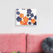 Blume aus handgefertigten Frühlingstoffen, orange  Leinwanddruck (Insitu (Wohnzimmer))