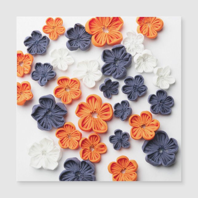 Blume aus handgefertigten Frühlingstoffen, orange  Magnetkarte (Vorderseite)