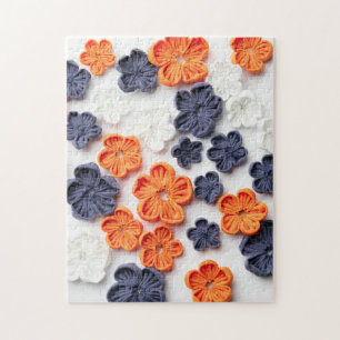 Blume aus handgefertigten Frühlingstoffen, orange Puzzle