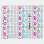 Blume aus Papierneon auf einem grauweißen Schachbr Fleecedecke (Vorderseite (Horizontal))