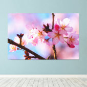Blume aus Sakura im Schatten eines Baumes Leinwanddruck (Insitu (Holzboden))