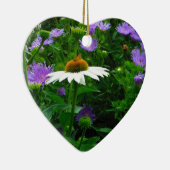 Blume aus weißem Kon, violette Blumen und Motte Keramikornament (Rechts)