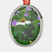Blume aus weißem Kon, violette Blumen und Motte Silbernes Ornament (Links)