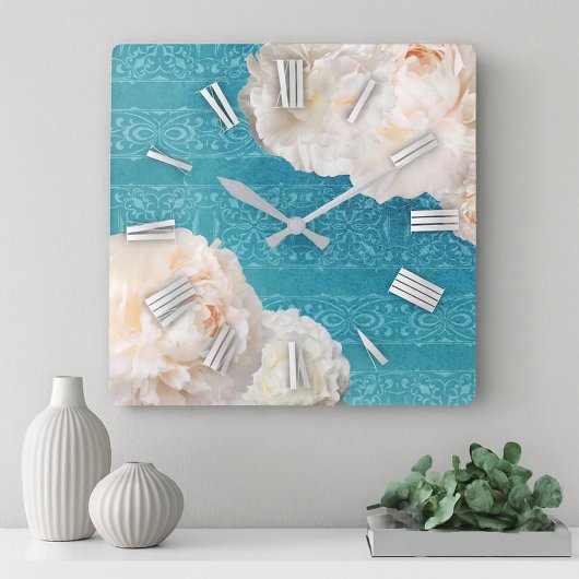 Blume aus weißem Peony auf türkisfarbenem Damaskus Quadratische Wanduhr