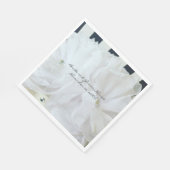 Blume aus weißer Seide mit gestreiftem Hintergrund Serviette (Ecke)