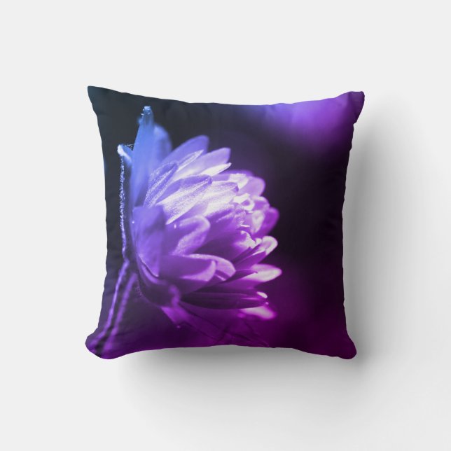 Blume bei hell-schwarz-weiß Farbton Kissen (Vorderseite)