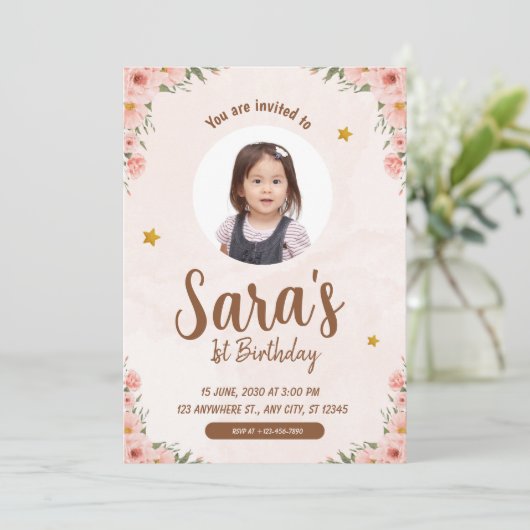 Blume Beige & rosa Aquarell 1. Geburtstag Foto Einladung (Stehend Vorderseite)