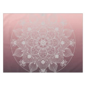 Blume, Blätter, Mandala, Weiße Spitzen, rosa Tischdecke (Vorderseite (Horizontal))