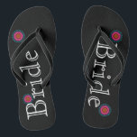 Blume Bride Badesandalen<br><div class="desc">Es ist Black and Pink Lotus Blume Bride's Fun,  maßgeschneiderte Hochzeitsflip Flops.</div>