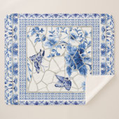Blume Butterfly Blue und White Chinoiserie Chic Sherpadecke (Vorderseite (Horizontal))
