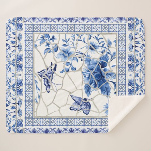 Blume Butterfly Blue und White Chinoiserie Chic Sherpadecke (Vorderseite (Horizontal))