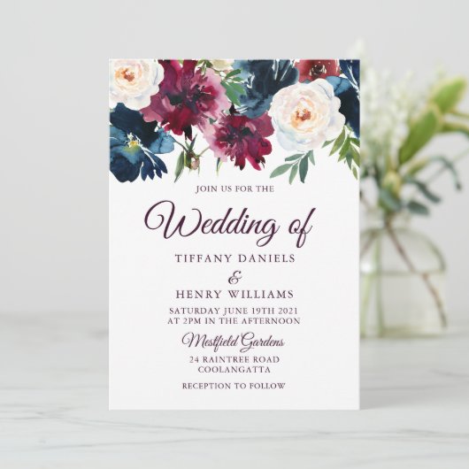 Blume der Marine und Burgund Roter Wein Elegante H Einladung (Stehend Vorderseite)