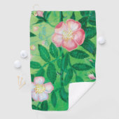 Blume der rosa Wilden Rose und die grünen Blätter Golfhandtuch (Insitu)