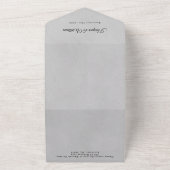 Blume der weißen Linie auf hellgrauen Hochzeiten All In One Einladung (Außenbereich)