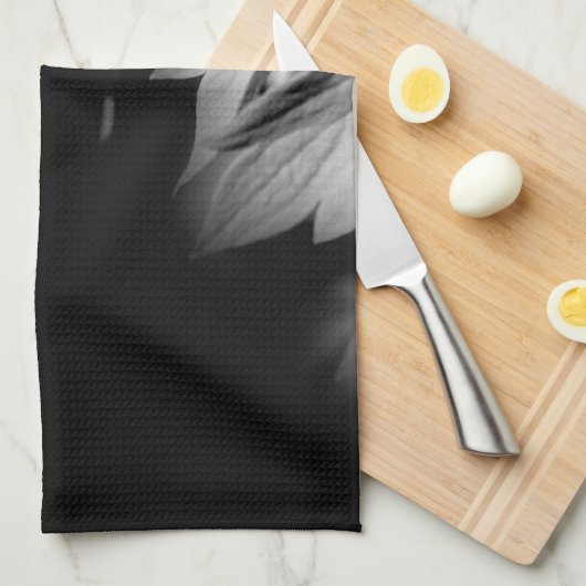 Blume des Herzens in Schwarz und Weiß Handtuch (Viertel Falte)