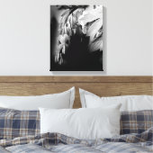 Blume des Herzens in Schwarz und Weiß Leinwanddruck (Insitu (Schlafzimmer))
