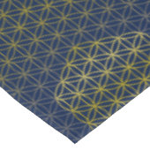 Blume des Lebens - Gittermuster Gold Silber Tischdecke (Schrägansicht)