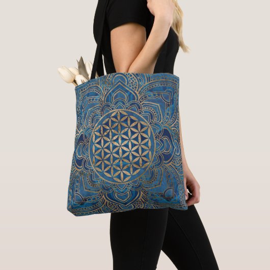 Blume des Lebens in Lotus - Blauer Marmor und Gold Tasche (Von Nahem)