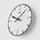 Blume des Lebens in Silbergrau und Weiß Runde Wanduhr (Winkel)