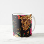 Blume des Schädels: Nahtloser dunkler Hintergrund. Kaffeetasse (VorderseiteRechts)