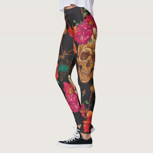 Blume des Schädels: Nahtloser dunkler Hintergrund. Leggings (Links)