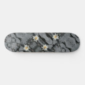 Blume des Wasserlilienbeckens verändert Skateboard (Horizontal)
