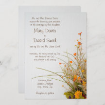 Blume des weißen Holzfalles, die einladen