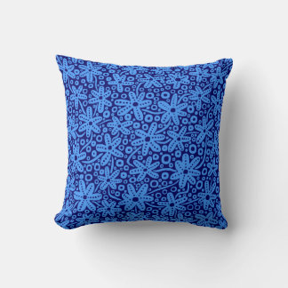 Blume Design - Baby Blue on Navy Kissen