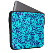 Blume Design - Cyan on Deep Navy Laptopschutzhülle (Vorne Rechts)