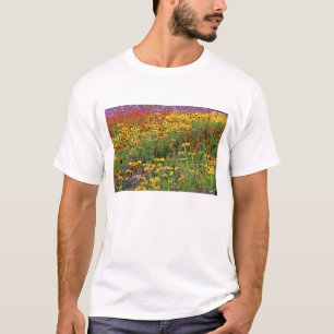 Blume-Display in den internationalen Friedensgärt T-Shirt