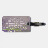 Blume für das weiße Land, das auf dem Monogramm-Ge Gepäckanhänger (Rückseite horizontal)