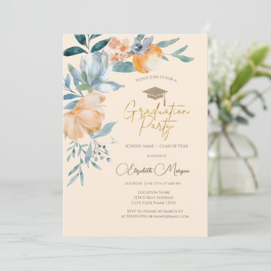 Blume für Wasserfarben Cream Graduation Party Einladung (Stehend Vorderseite)