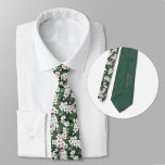 Blume für Wildkirsche Blossom Wasserfarbe Krawatte<br><div class="desc">Für einen Bräutigam, der eine Touch personalisierter Eleganz sucht, ist unser Wild Cherry Blossom Watercolor Blume Muster die ideale Wahl. Entspannen Sie bei der Gestaltung Ihrer Hochzeitsfeier mit der Möglichkeit, dieses exquisite Design mit den Namen der Paare und dem Hochzeitsdatum zu gestalten. Die miteinander verflochtenen Äste und Blüten symbolisieren die...</div>