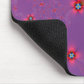 Blume Galaxy in Rot auf Violett Mousepad (Ecke)