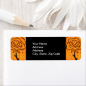 Blume gibt Adresse Label orange und schwarz zurück (Insitu)