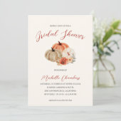 Blume Herbst Pumpkins Elegantes Brautparty Einladung (Stehend Vorderseite)