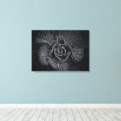 Blume im Garten in Schwarz und Weiß Nr. 108 Leinwanddruck (Insitu (Holzboden))