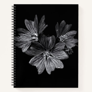 Blume im Garten in Schwarz und Weiß Nr. 11 Notizblock