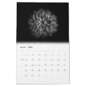 Blume im Hintergrund in Schwarz und Weiß Nr. 48 Kalender (Mär 2026)