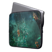 Blume im Jademondlicht Laptopschutzhülle (Vorderseite Links)