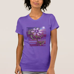 Blume im T - Shirt der Wüste