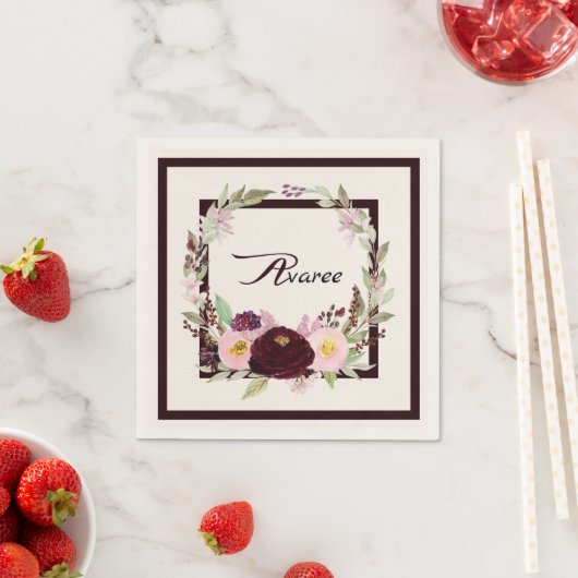 Blume in Burgund und Rosa Serviette (Beispiel)