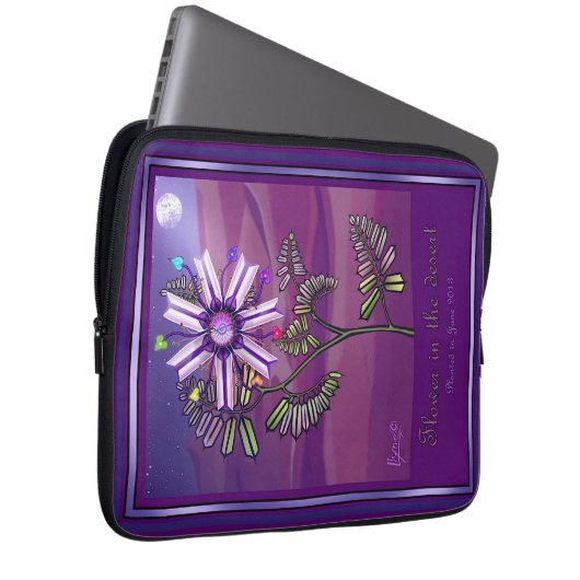 Blume in der Wüste Laptopschutzhülle (Vorne Rechts)