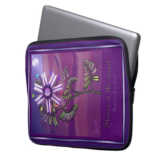 Blume in der Wüste Laptopschutzhülle (Vorderseite Links)