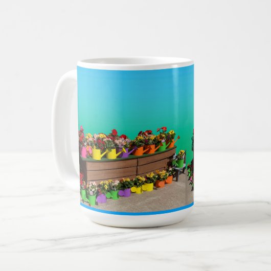 Blume in einer Wasserfläche Kaffeetasse (Vorderseite Links)