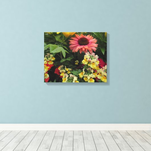 Blume in farbenfrohen Gärten Leinwand (Insitu (Holzboden))