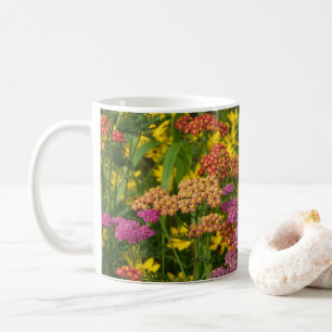 Blume in farbenfrohen Gärten Tasse